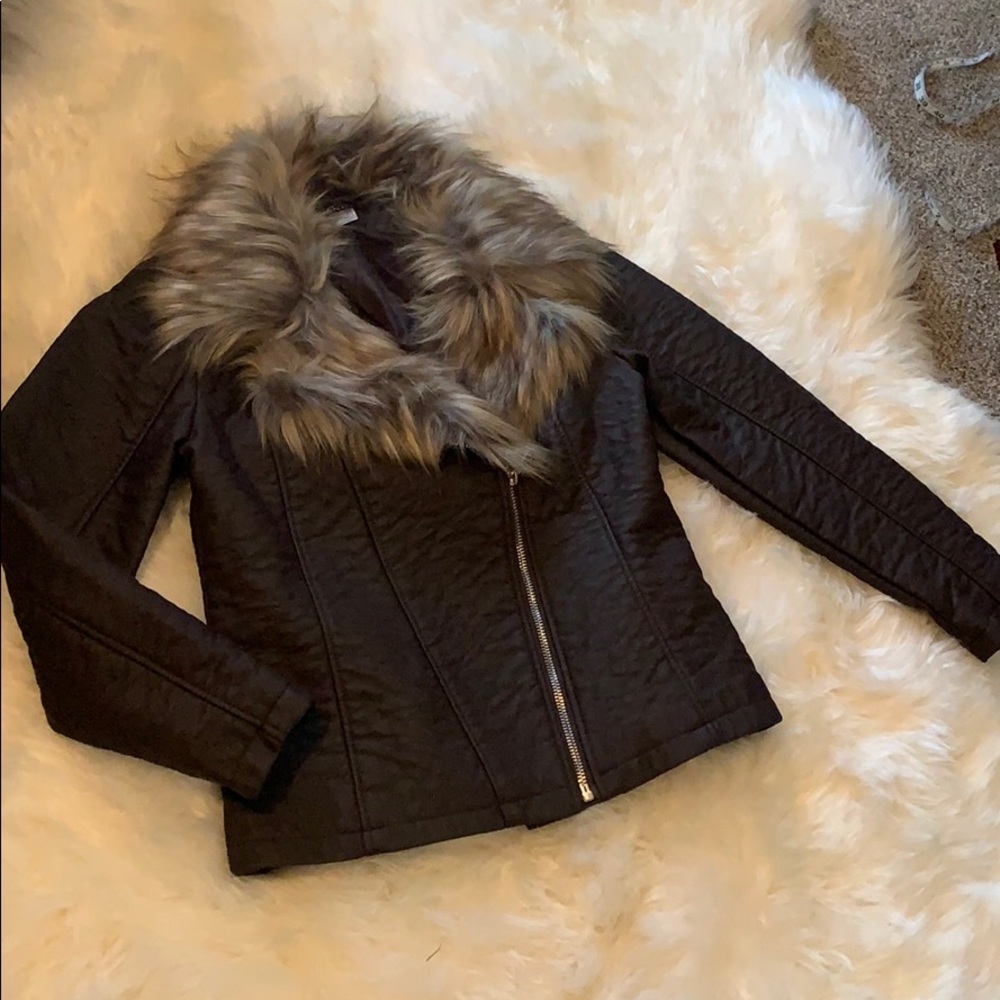 Women’s coat.